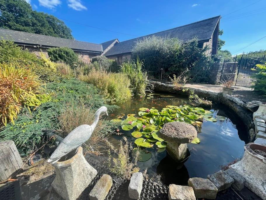 Villa Stone Built Barn In A Beautiful Rural Setting Llangwm-Isaf Exterior foto